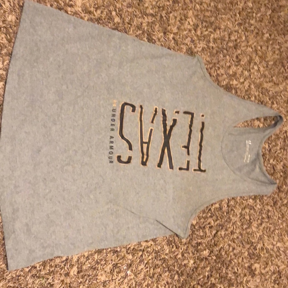 Under armor tank top in perfect condition